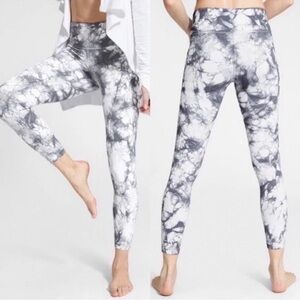 Athleta Tie-Dye Black & White High-Waist Leggings size Mp